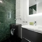 Lejlighed Quorum With Parking And Air Conditioning Close To The Center In By Renters Prestige