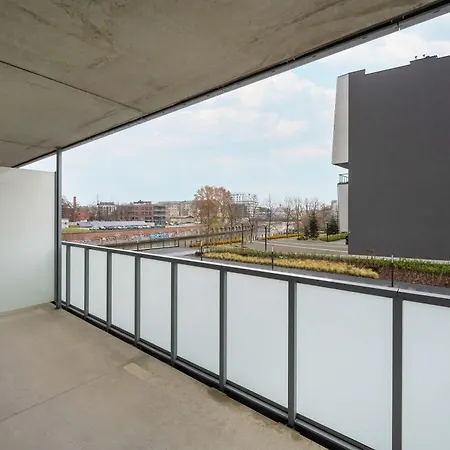 公寓 Quorum With Parking And Air Conditioning Close To The Center In By Renters Prestige