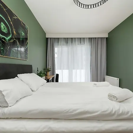 Quorum With Parking And Air Conditioning Close To The Center In By Renters Prestige 公寓