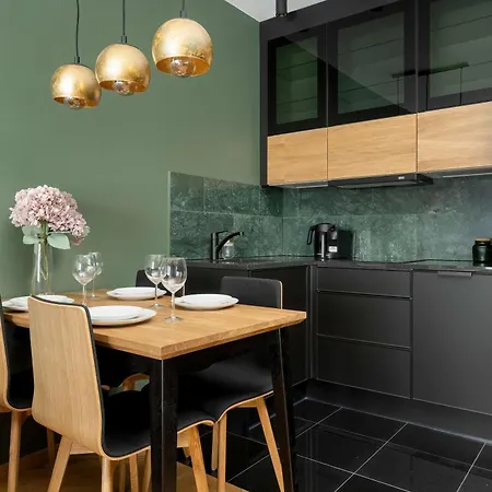 Quorum With Parking And Air Conditioning Close To The Center In By Renters Prestige 公寓 *