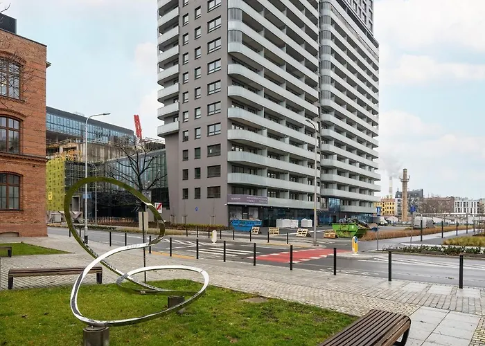 Quorum With Parking And Air Conditioning Close To The Center In By Renters Prestige Appartement