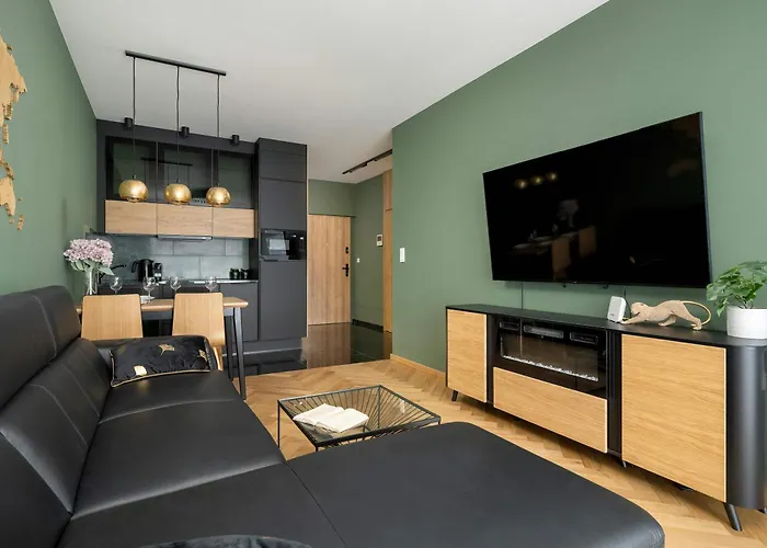 Quorum With Parking And Air Conditioning Close To The Center In By Renters Prestige