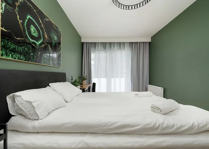 Quorum With Parking And Air Conditioning Close To The Center In By Renters Prestige Appartement