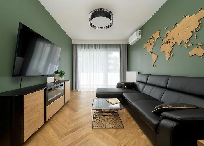 Quorum With Parking And Air Conditioning Close To The Center In By Renters Prestige