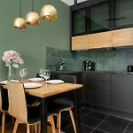 Quorum With Parking And Air Conditioning Close To The Center In By Renters Prestige Апартаменты *