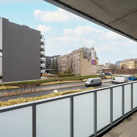 Quorum With Parking And Air Conditioning Close To The Center In By Renters Prestige *