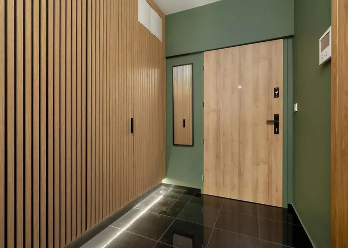 Apartman Quorum With Parking And Air Conditioning Close To The Center In By Renters Prestige *