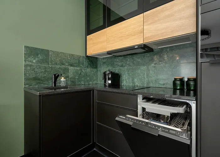 Quorum With Parking And Air Conditioning Close To The Center In By Renters Prestige *